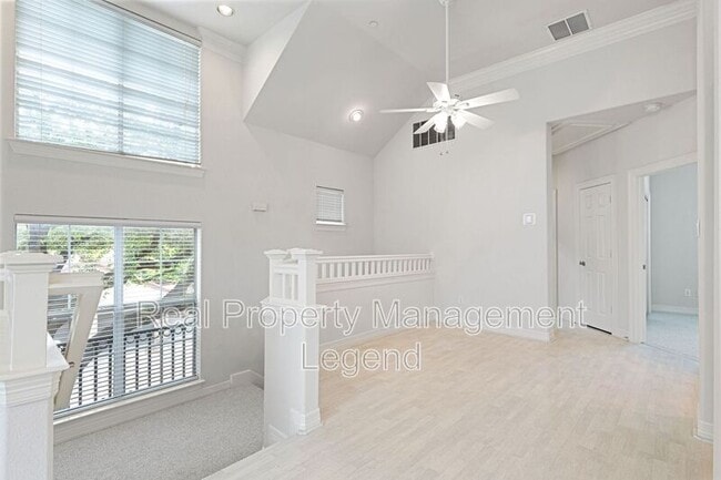 Building Photo - 4097 Oberlin Way