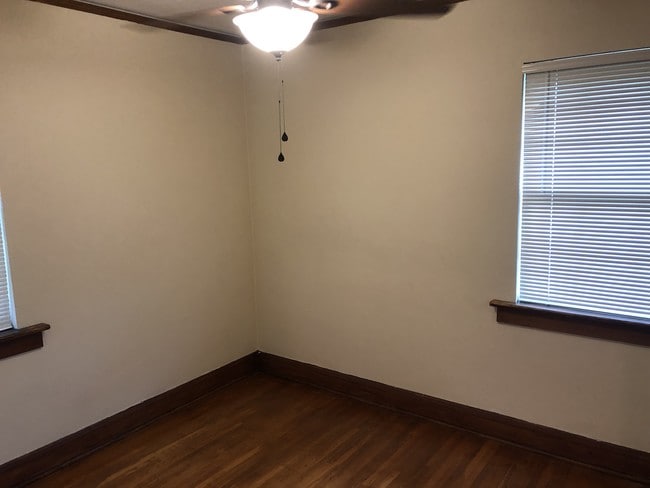 Rear Bedroom - 1110 Hickory Rd