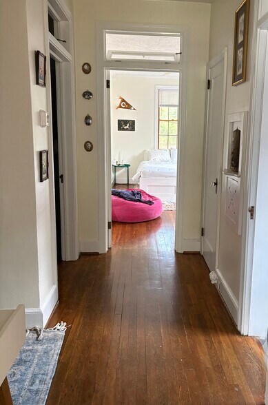 Hall to bedroom - 2603 Kiawah Ave