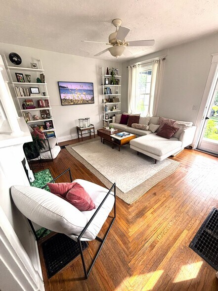 Dining Room - 1301 Morten St
