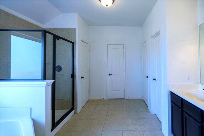 Building Photo - 20503 Parazetta Pl