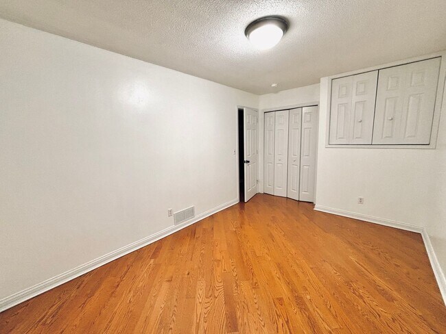 Building Photo - Hidden Gem!  4bed 2bath Single Family Home in Maple Grove, Featuring a Fenced in Back Yard