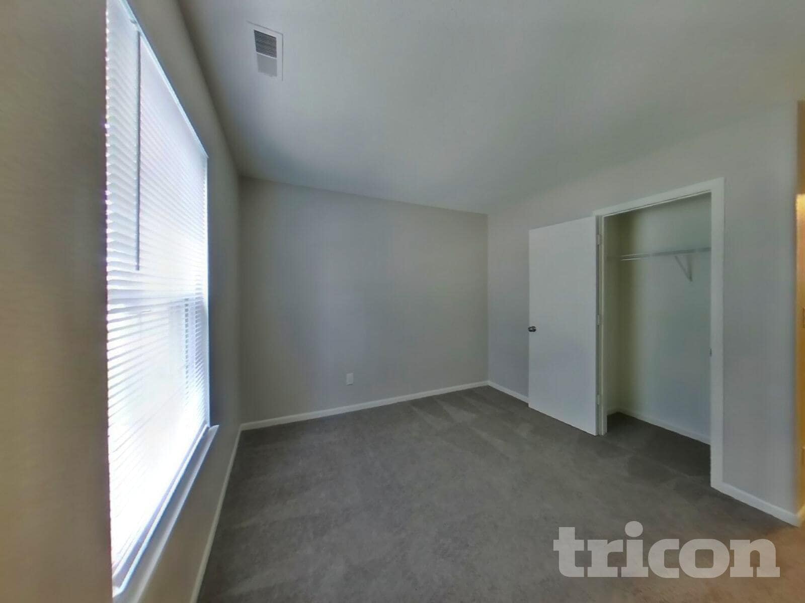 Building Photo - 1679 Long Lake Dr