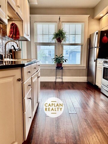 Building Photo - 25 W Rock Ave