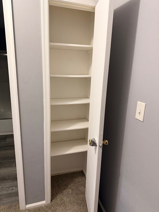 Building Photo - 31 Moore Ln