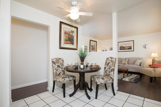 Building Photo - Dainty Apartments