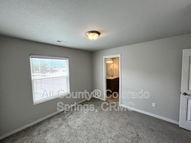 Building Photo - 4097 Warthog Hts