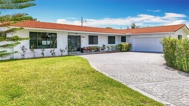 Building Photo - 5 bedroom in Hollywood FL 33021