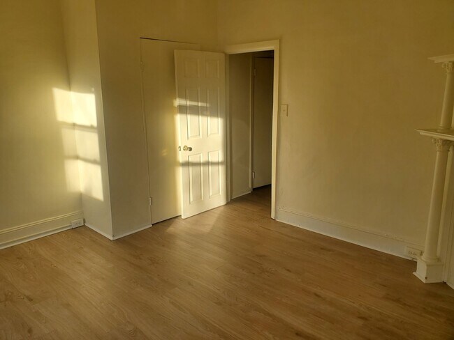 Building Photo - 3 Bedroom House in West Philadelphia