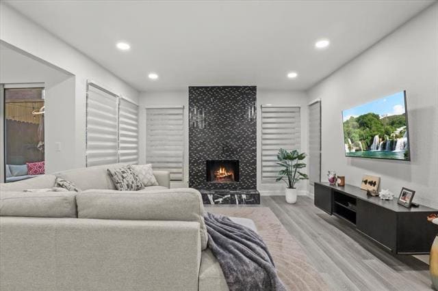 Building Photo - 1916 Shorewood Dr