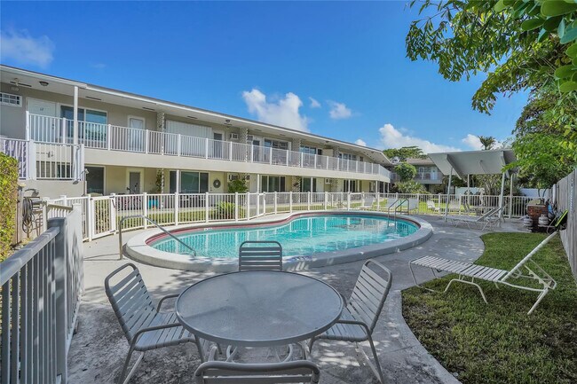 Building Photo - 2501 N Ocean Blvd