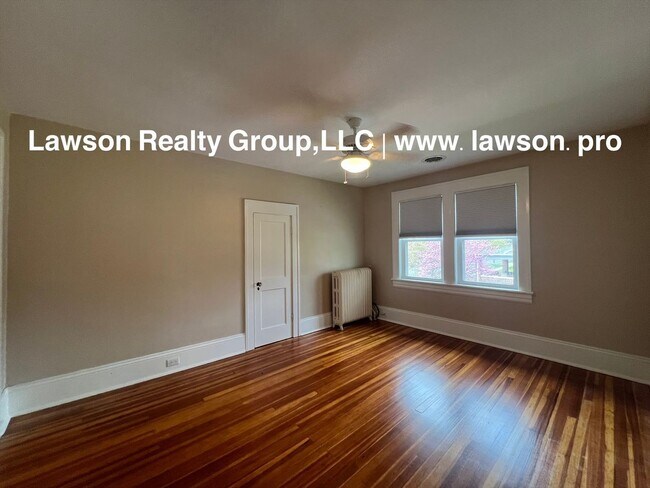 Building Photo - 1733 Maiden Ln SW