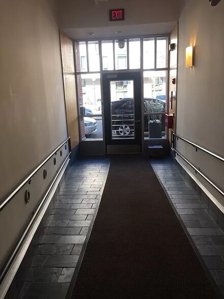 Building Entry Hallway - 27 Wareham St