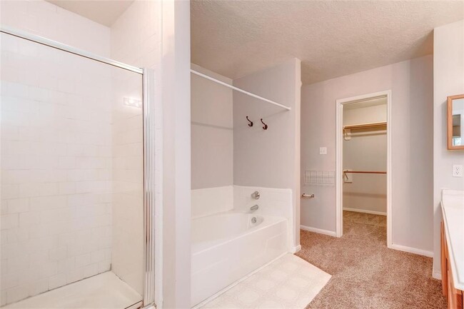 Building Photo - 12654 Pine Bush Dr