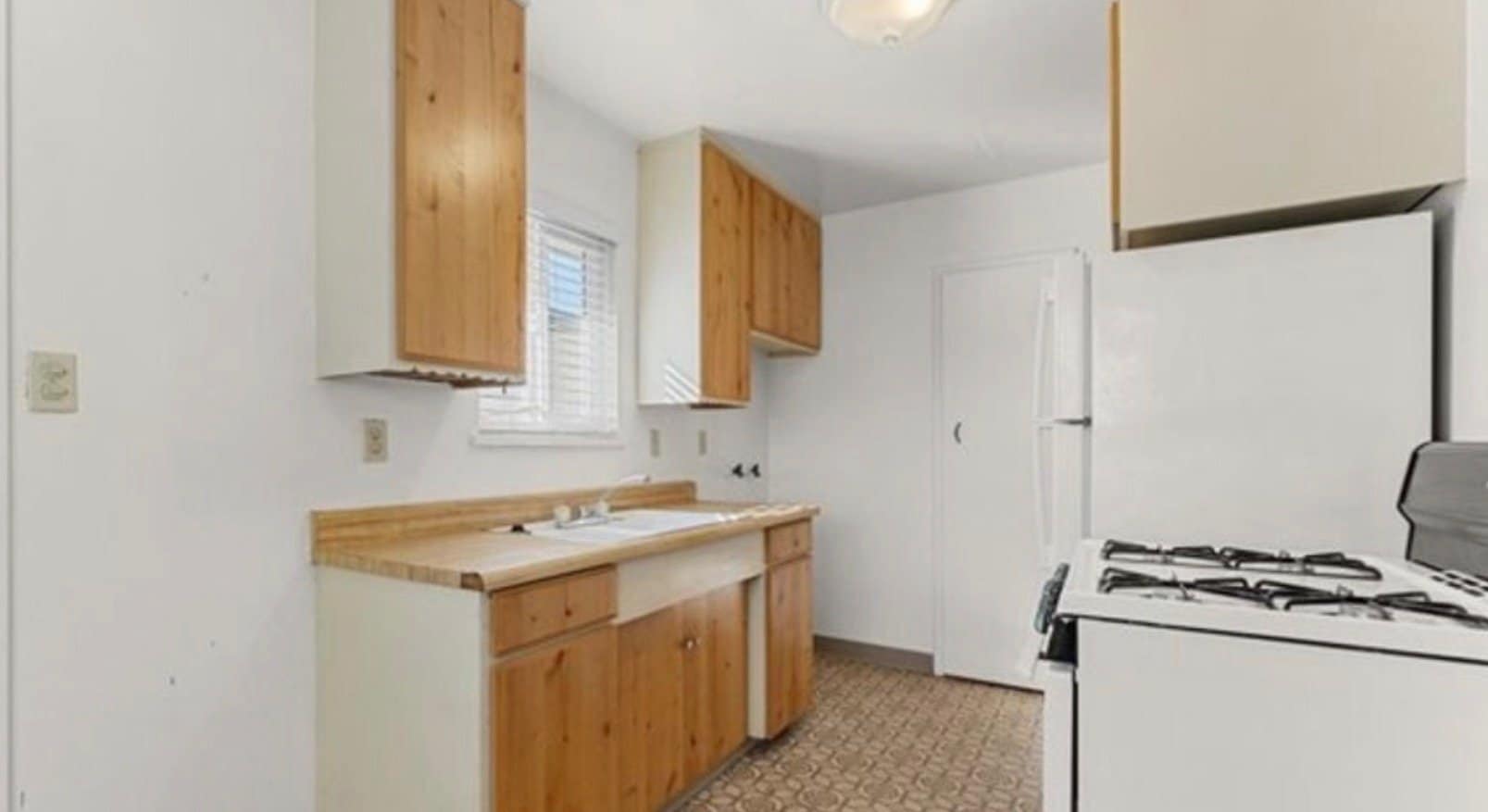 Building Photo - 1842 5th Ave