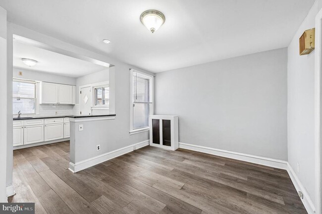 Building Photo - 65 Hartley Rd