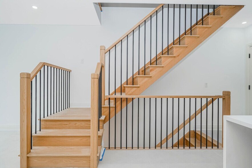 Building Photo - 421 78th St