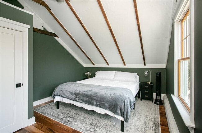 Building Photo - 5 Cherry St