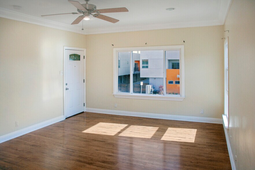 Building Photo - 6071 1/2 Pickford St