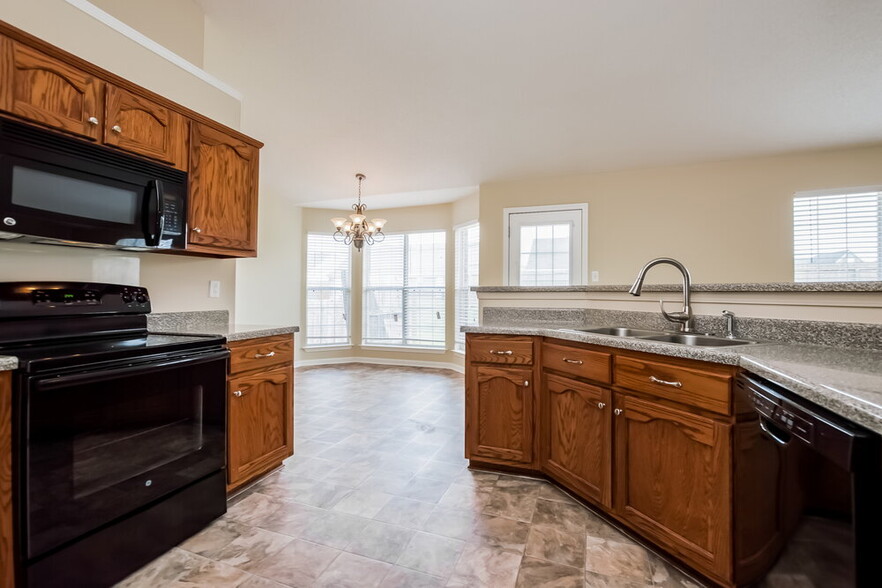 Building Photo - 8124 Loden Cove
