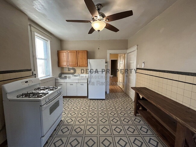 Building Photo - 7109 Vermont Ave