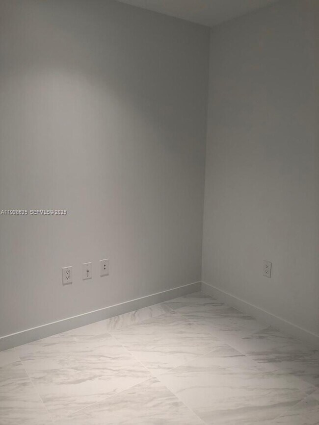 Building Photo - 16385 Biscayne Blvd