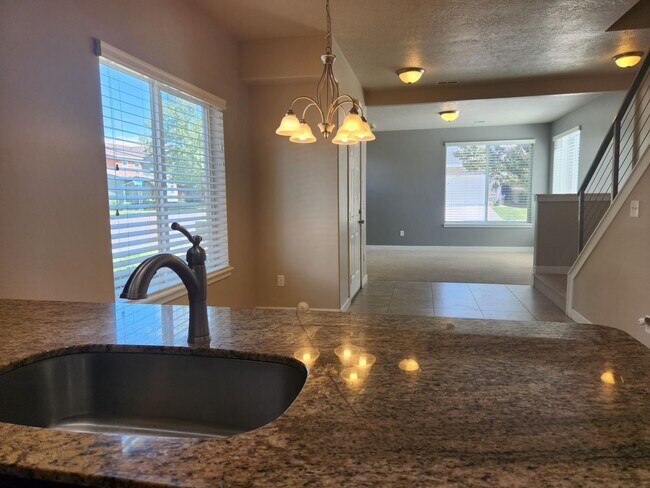 Building Photo - End Unit Townhome Available for Rent July 1st