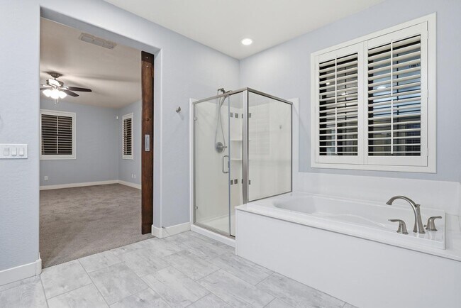 Building Photo - 23111 Via Del Oro