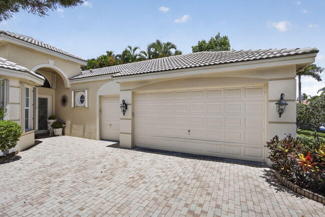 Building Photo - 10880 Northgreen Dr
