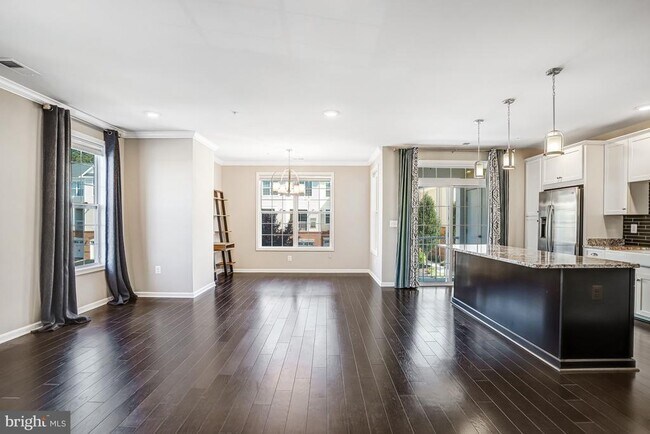 Building Photo - 23230 Milltown Knoll Square