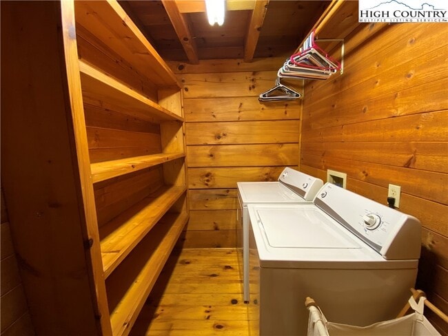 Building Photo - 329 Ballou Mills Rd