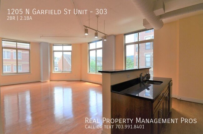 Building Photo - 1205 N Garfield St