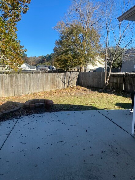 Building Photo - 5101 Thornton Dr