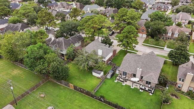 Building Photo - 2413 Piney Woods Dr