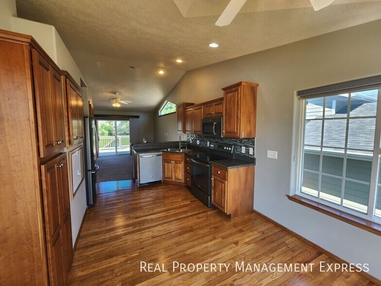 Building Photo - 4809 S Emma Ln