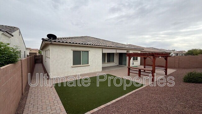 Building Photo - 8548 W Midway Ave