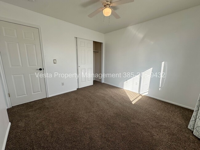 Building Photo - 1526 N 2530 W