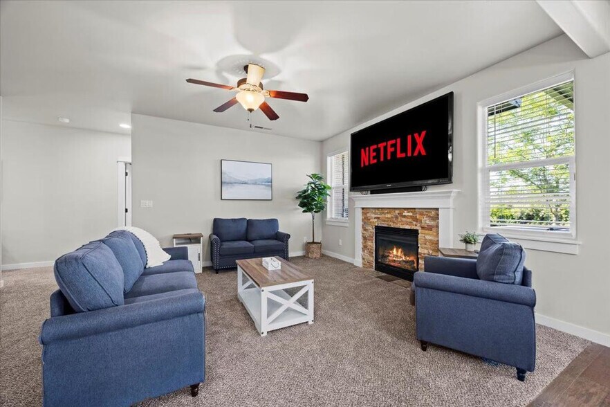 Primary Photo - 10130 W Brownstone Dr