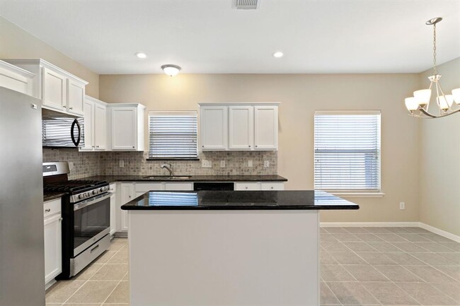 Building Photo - 7723 Butler Lakes Ct