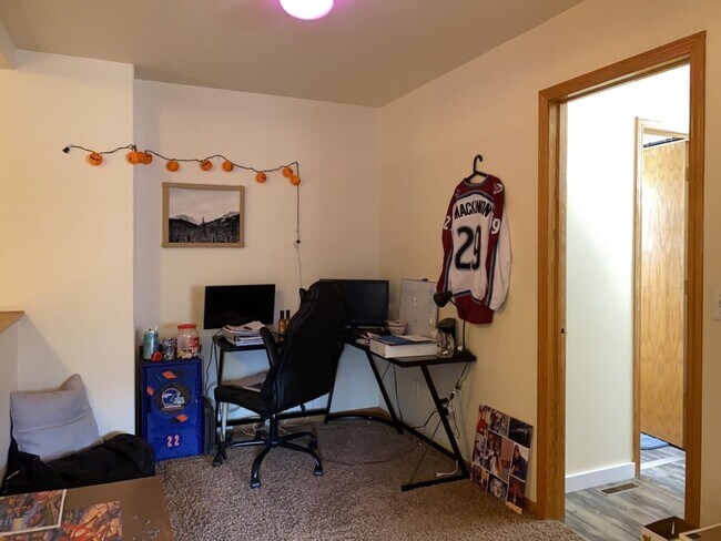 Building Photo - 906 Richmond Dr