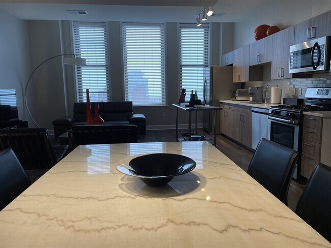 Building Photo - 256 E Main St