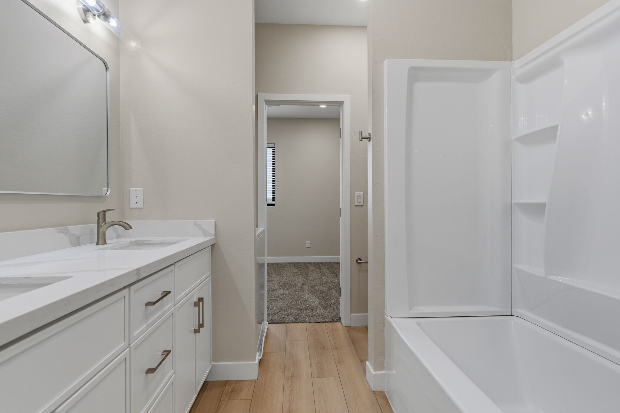 Building Photo - 1222 E Diamond St