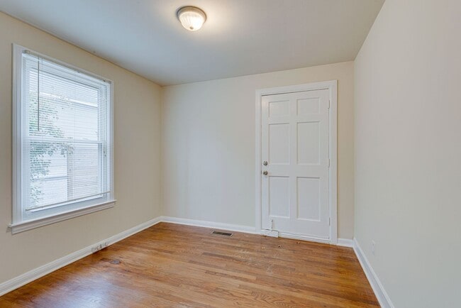 Building Photo - 3505 Marlborough Ave