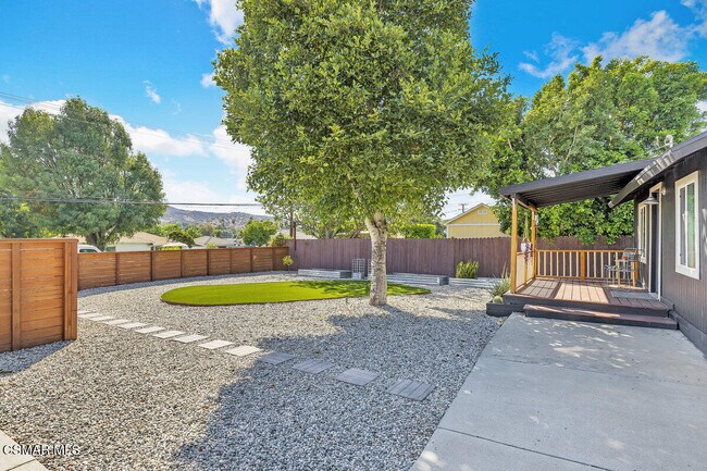 Building Photo - 2855 Los Feliz Dr