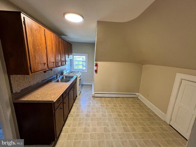 Building Photo - 1050 Stuyvesant Ave