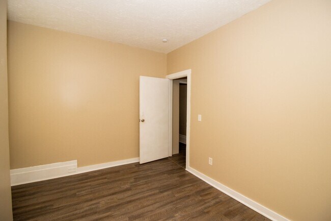 Building Photo - 3926 Woodbridge Ave