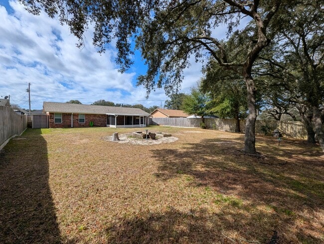 Building Photo - 2734 Augustus Rd