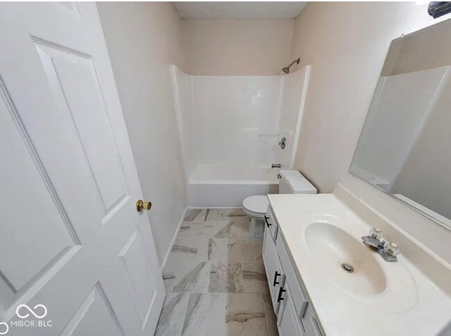 Building Photo - 7621 Orchard Village Dr