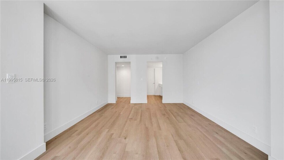 Building Photo - 555 NE 34th St