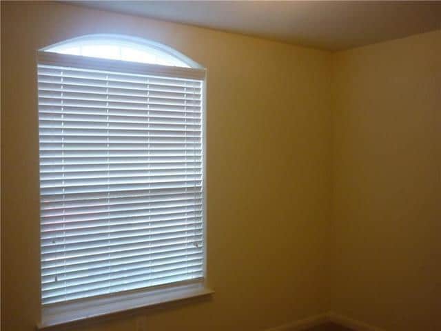Building Photo - 303 Soap Tree Dr